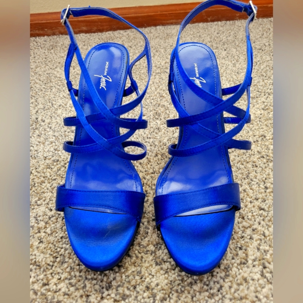 Jacqueline Ferrar Blue strappy pumps